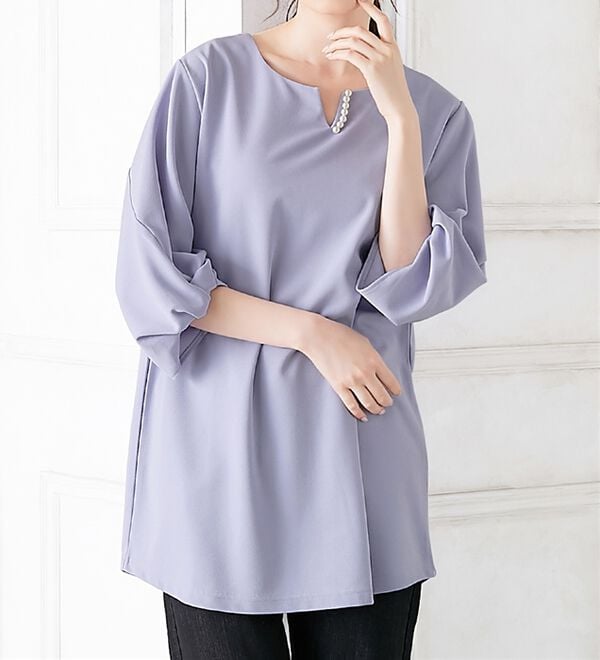 alotta（アロッタ）の「【４つの機能付】パール調ボタン付ねじり袖チュニック（チュニック）」｜詳細画像