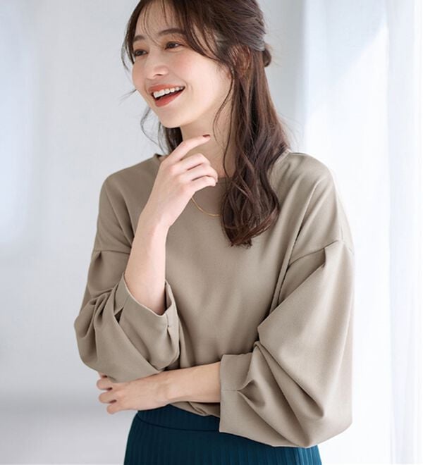 Viola e Viola（ヴィオラ エ ヴィオラ）の「【４つの機能付】楽キレイ袖タックブラウス（ブラウス）」｜詳細画像