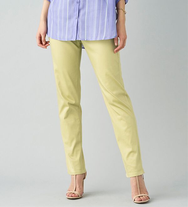 BELLUNA（ベルーナ）の「サラリ速乾！綿サテンストレッチカラーパンツ（フルレングスパンツ）」｜詳細画像