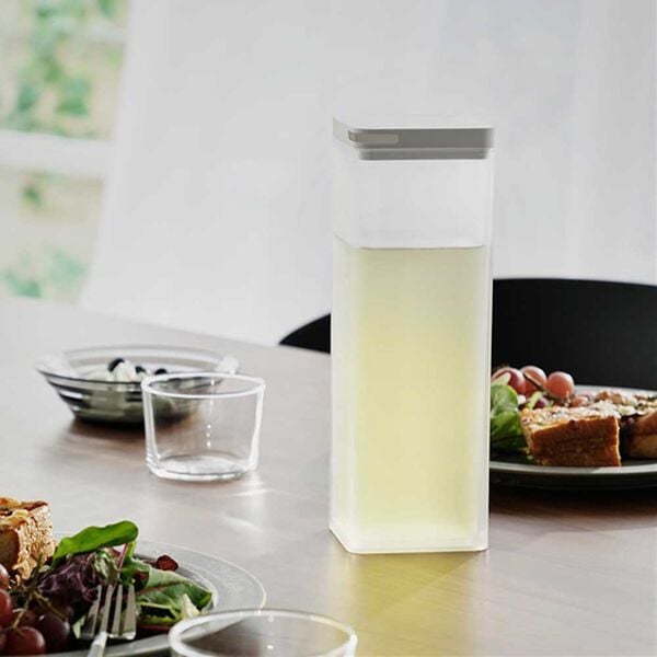 iellio（イエリオ）の「タワー　水はね防止フィルター付両方から注げる冷水筒＜ｔｏｗｅｒ山崎実業＞（その他キッチン用品）」｜詳細画像