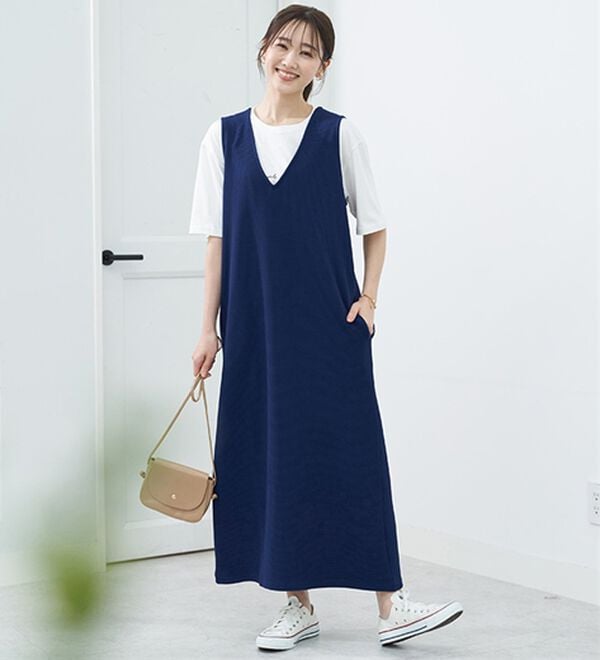 BELLUNA（ベルーナ）の「シュッと体型カバー！－３ｋｇ見えポコポコエンボス素材ジャンパースカート（ジャンパースカート）」｜詳細画像