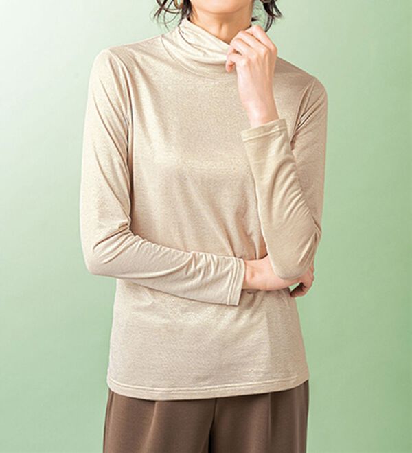 VINNO（ヴィノ）の「＜日本製＞艶めきシャイニープルオーバー（カットソー）」｜詳細画像