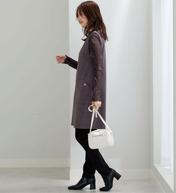 BELLUNA（ベルーナ）の「金ボタン使いスエード調ジャンパ―ドレス（ジャンパースカート）」｜詳細画像