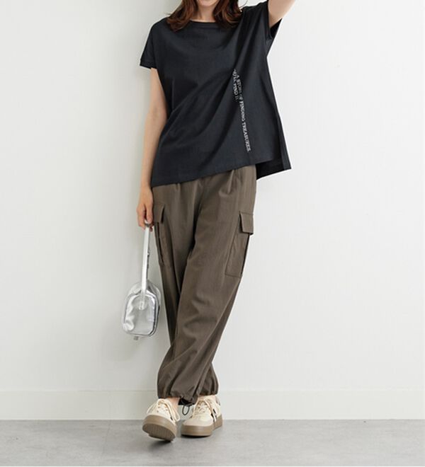 BELLUNA（ベルーナ）の「ラメプリント縦ロゴゆったりプルオーバー（カットソー）」｜詳細画像