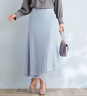 BELLUNA（ベルーナ）の「刺しゅうレース使いニットプリーツスカート（ロングスカート）」｜サックス