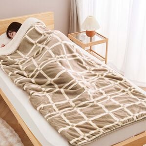 iellio（イエリオ）の「もこもこあったか素材のすっぽり毛布＜洗える・寝袋タイプ・シープ調ボア・マイクロ＞（毛布・ブランケット）」｜ブラウンチェック