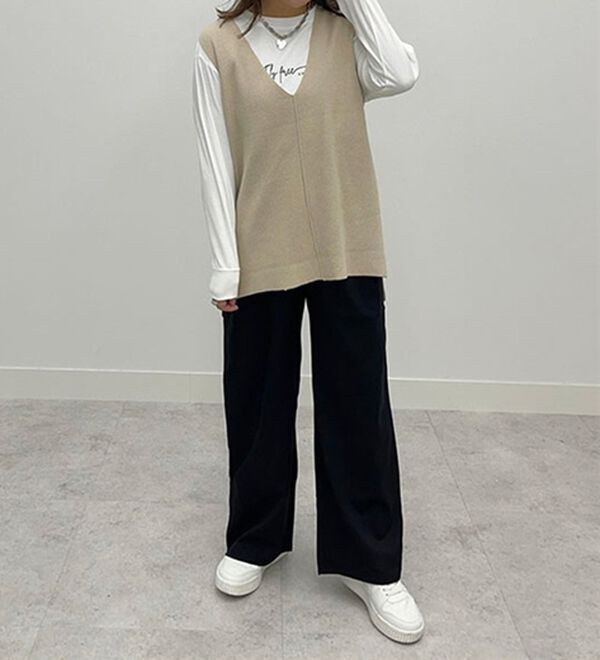 BELLUNA（ベルーナ）の「綿１００％抗菌防臭ロゴＴシャツ（カットソー）」｜詳細画像