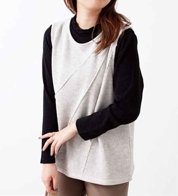 BELLUNA（ベルーナ）の「裏起毛素材タックデザインアンサンブル（アンサンブル）」｜ベージュ×黒