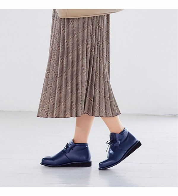 BELLUNA（ベルーナ）の「ゆったり５Ｅ柔らかレザーライクシューズ（フラットシューズ）」｜詳細画像