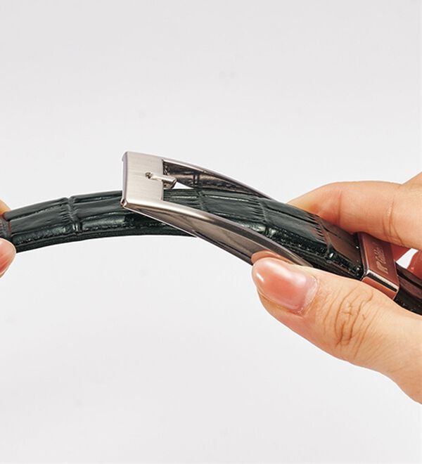 「＜ゴールデンベア＞牛革クロコ型押しコンフォートベルト（メンズベルト）」｜詳細画像