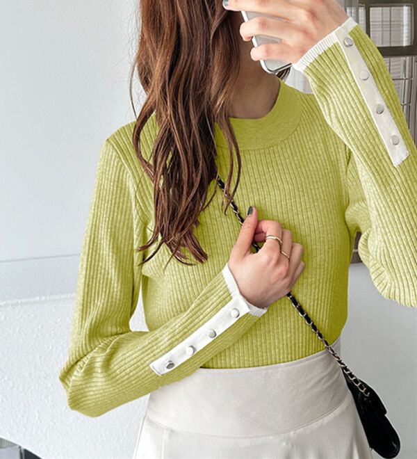 GeeRA（ジーラ）の「袖口ボタン配色ハイネックリブニット（ニット・セーター）」｜詳細画像