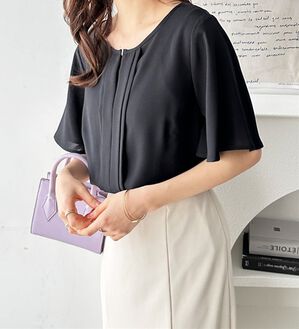 GeeRA（ジーラ）の「フロントタックフレアースリーブブラウス（ブラウス）」｜ブラック