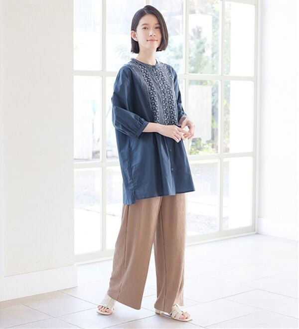 Viola e Viola（ヴィオラ エ ヴィオラ）の「綿100％刺しゅうデザインシャツチュニック　さらひやりコットン（チュニック）」｜詳細画像