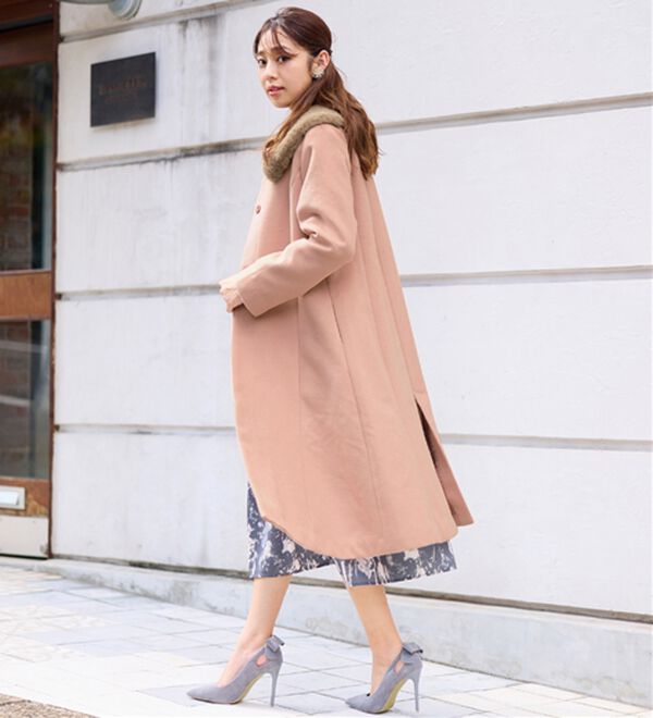 alotta（アロッタ）の「美人シルエットファー付ノーカラーコート【美人百花掲載】（ロングコート）」｜詳細画像