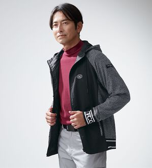 「＜トランスコンチネンツゴルフ＞快適モノトーンフードジャケット（メンズジャケット）」｜ブラック