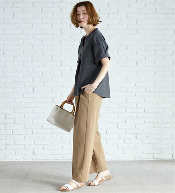 BELLUNA（ベルーナ）の「麻調合繊パール付タックデザインブラウス（ブラウス）」｜詳細画像