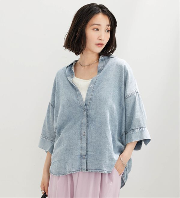 BELLUNA（ベルーナ）の「シアーデニム素材裾タックゆったりシャツ（シャツ）」｜詳細画像