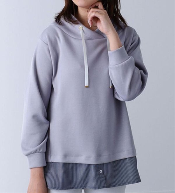 BELLUNA（ベルーナ）の「ワイドネックデザインシャツ切替チュニック（チュニック）」｜サックス／ストライプ