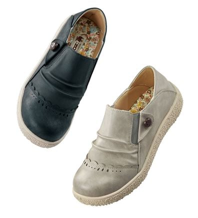 BELLUNA（ベルーナ）の「＜ｍｏｚ＞くるみボタンギャザースリッポン（スリッポン）」