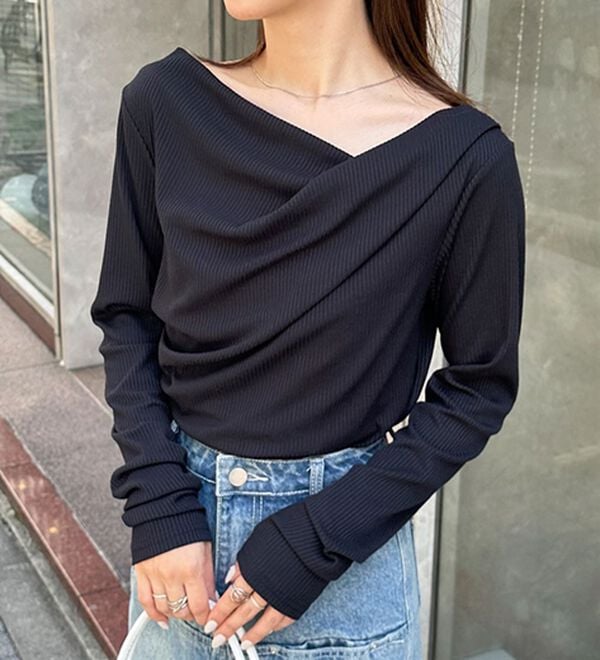 RANAN（ラナン）の「【春色追加】上品ドレープリブロングＴシャツ（カットソー）」｜ブラック