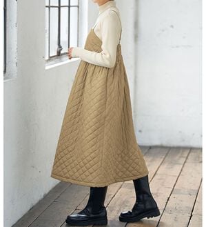 BELLUNA（ベルーナ）の「中わたキルトキャミワンピース（ジャンパースカート）」｜ベージュ