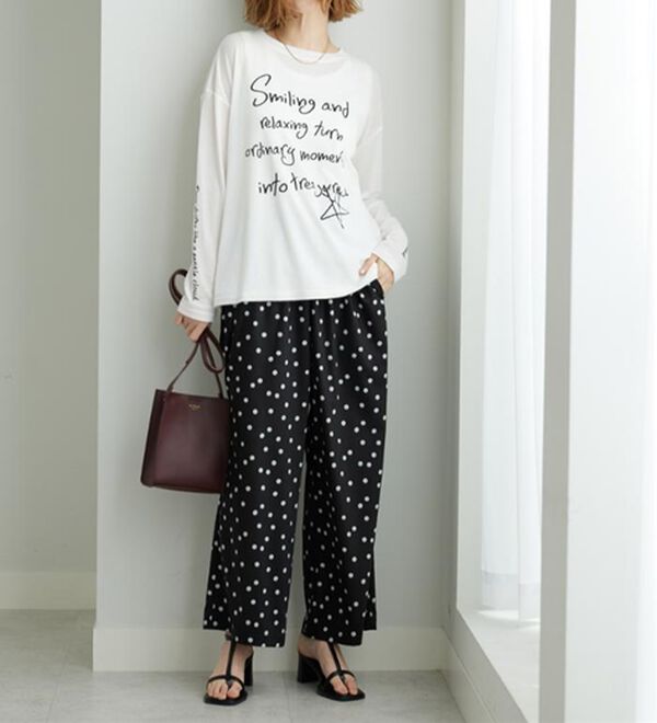 BELLUNA（ベルーナ）の「シアー素材ラクガキ風ロゴプルオーバー（カットソー）」｜詳細画像