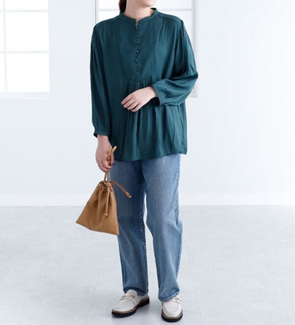 BELLUNA（ベルーナ）の「サテンドビー素材切替デザインブラウス（ブラウス）」｜詳細画像