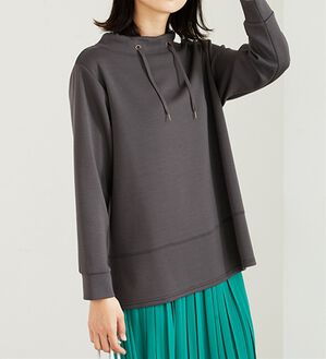 BELLUNA（ベルーナ）の「ワイドネック切替デザインプルオーバー（カットソー）」｜チャコール