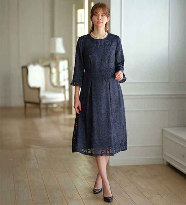 BELLUNA（ベルーナ）の「花柄オパール素材ワンピースアンサンブル（ワンピースセットスーツ）」｜詳細画像