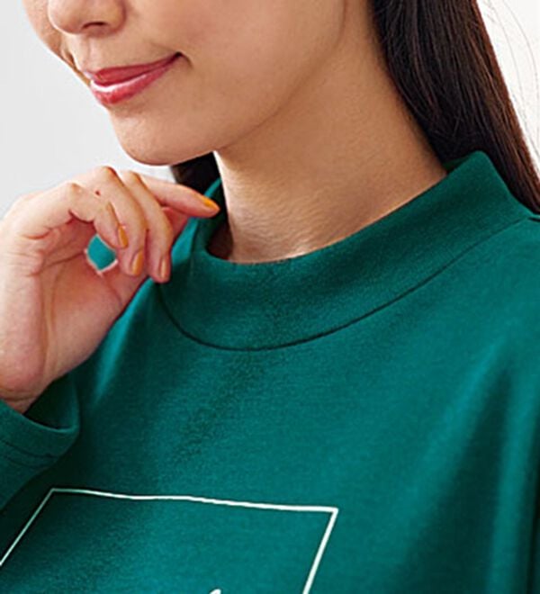 BELLUNA（ベルーナ）の「まるで着る毛布！静電防止付裏ファーロゴプルオーバー（カットソー）」｜詳細画像