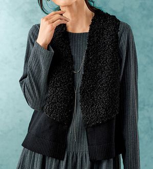 BELLUNA（ベルーナ）の「プードルファー切替ニットベスト（ベスト）」｜黒