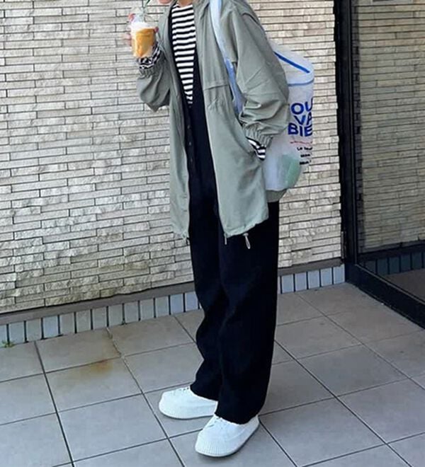 BELLUNA（ベルーナ）の「はっ水加工軽量パーカー（ポーチ付）（パーカー）」｜詳細画像