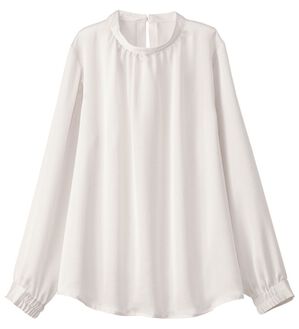 BELLUNA（ベルーナ）の「大人の艶感ヴィンテージサテン素材ブラウス（ブラウス）」｜オフ白