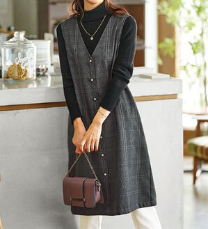 BELLUNA（ベルーナ）の「ウール調素材パールボタン使いジャンパードレス（ジャンパースカート）」｜詳細画像