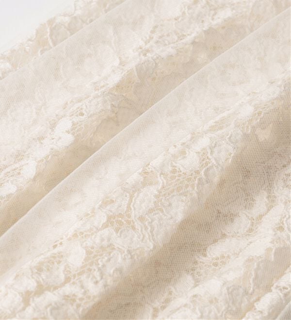 RANAN（ラナン）の「チュールドッキングフラワーレースキャンディースリーブブラウス（ブラウス）」｜詳細画像