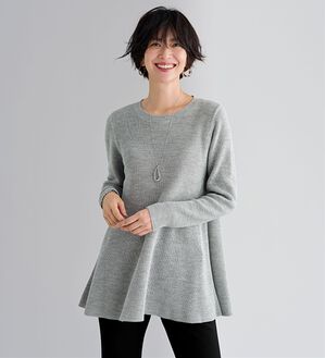 BELLUNA（ベルーナ）の「ラメ入りあぜ編フレアーニットチュニック（ニット・セーター）」｜ライトグレー