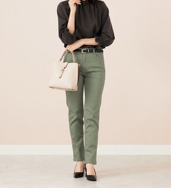 BELLUNA（ベルーナ）の「ホワイトヤーンストレッチカラーパンツ（フルレングスパンツ）」｜詳細画像