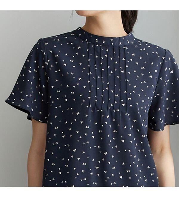 BELLUNA（ベルーナ）の「小紋柄タック使い袖フレアーブラウス（ブラウス）」｜詳細画像