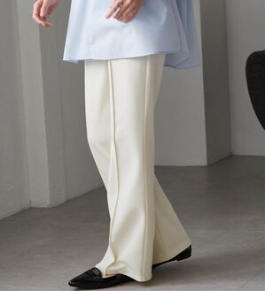 RANAN（ラナン）の「美脚見えツイルフレアーパンツ（フルレングスパンツ）」｜アイボリー