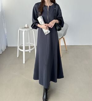 GeeRA（ジーラ）の「1枚で決まる！ハーフジップフレアワンピース（カットソーワンピース）」｜詳細画像