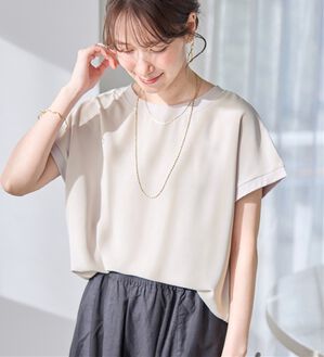 Viola e Viola（ヴィオラ エ ヴィオラ）の「さらさらＥＡＳＹ　前後２ＷＡＹヘンリーネックＴブラウス（ブラウス）」｜グレージュ