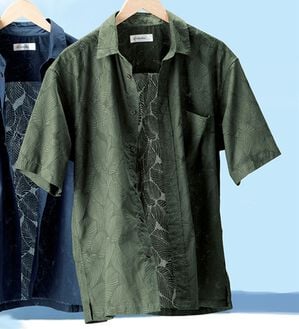 「＜ゴールデンベア＞涼やかリーフ柄オパールシャツ（メンズシャツ）」｜カーキ