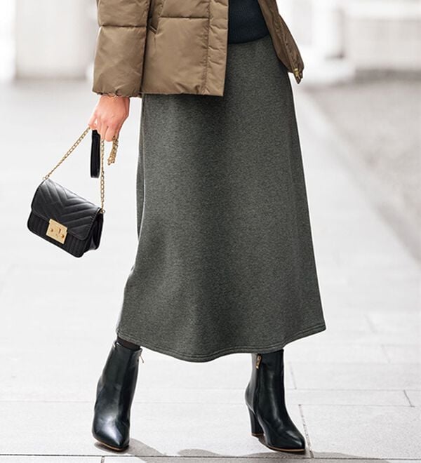 BELLUNA（ベルーナ）の「あったか裏ファー素材ロング丈スカート（ロングスカート）」｜杢グレー