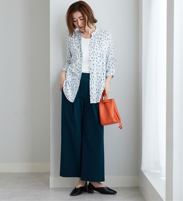 BELLUNA（ベルーナ）の「レーヨン素材ギャザー使いプリントブラウス（ブラウス）」｜詳細画像