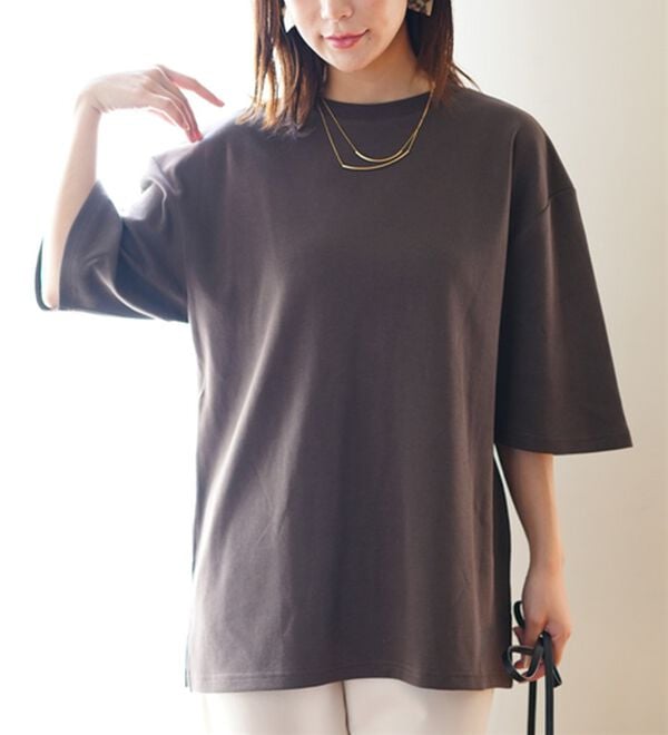A HAPPY MARILYN（アハッピーマリリン）の「【Ｍ～８Ｌ／選べるシルエット・袖丈】綿混ベーシックＴシャツ（Tシャツ）」｜グレイッシュブラウン