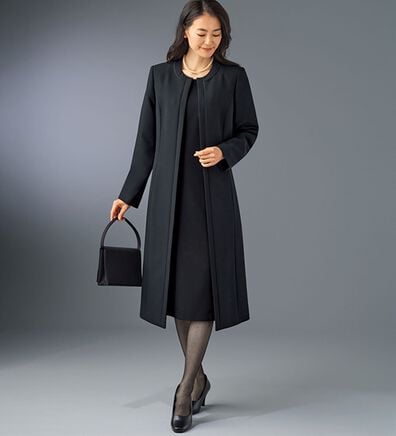BELLUNA（ベルーナ）の「洗えるストレッチ！ロングジャケット細見えワンピースアンサンブル（ブラックフォーマル（喪服・礼服））」