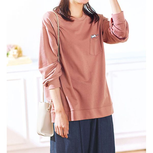 BELLUNA（ベルーナ）の「ポケット刺しゅう袖タックデザインプルオーバー（カットソー）」｜詳細画像