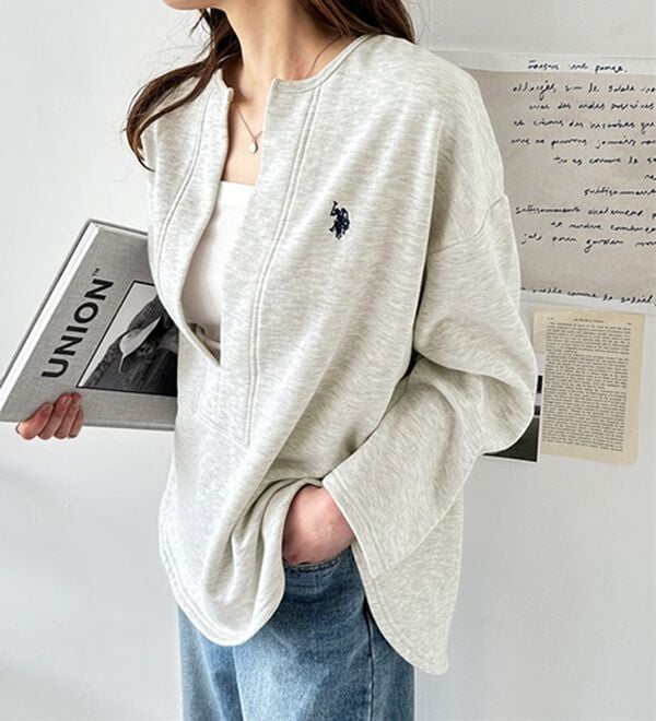 GeeRA（ジーラ）の「【Ｕ．Ｓ．ＰＯＬＯ　ＡＳＳＮ】深Ｖネックプルオーバー（トレーナー・スウェット）」｜詳細画像