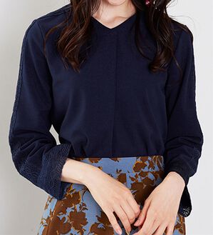 BELLUNA（ベルーナ）の「カットジョーゼット素材レース使いブラウス（カットソー）」｜ネイビー