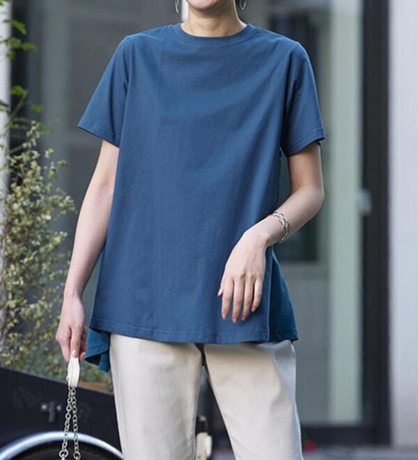 BELLUNA（ベルーナ）の「【汗ジミ対策】＜エアリーアイスコットン＞バック切替フレアーＴシャツ（Tシャツ）」｜詳細画像